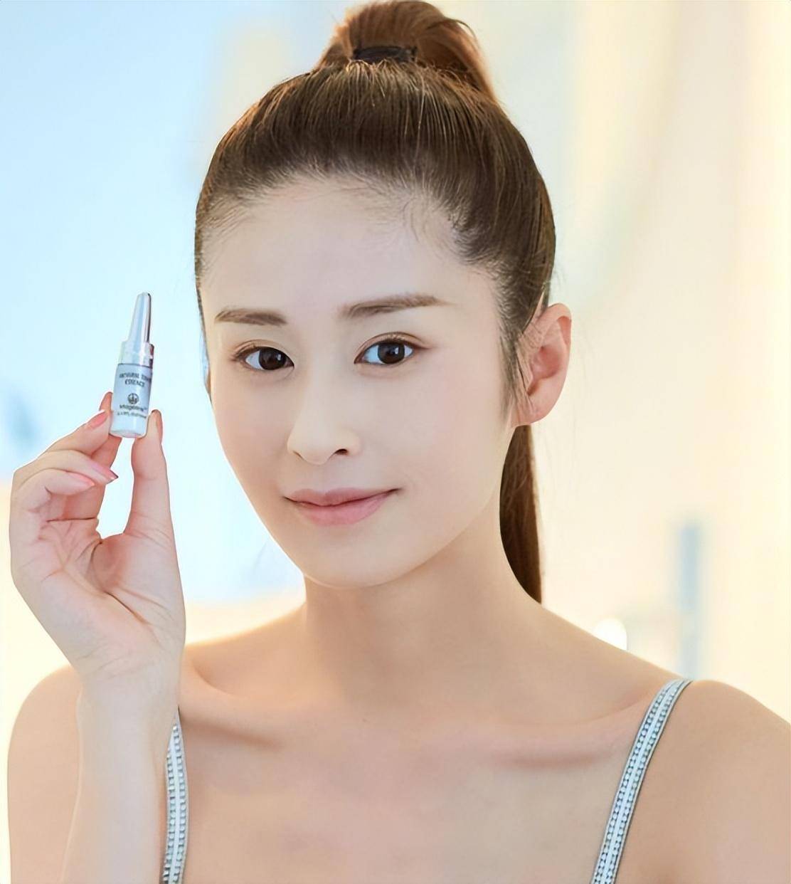 "草根女孩"颖儿跃居一线女星,她的付出远比你想象得荒唐_杨子_母亲_大