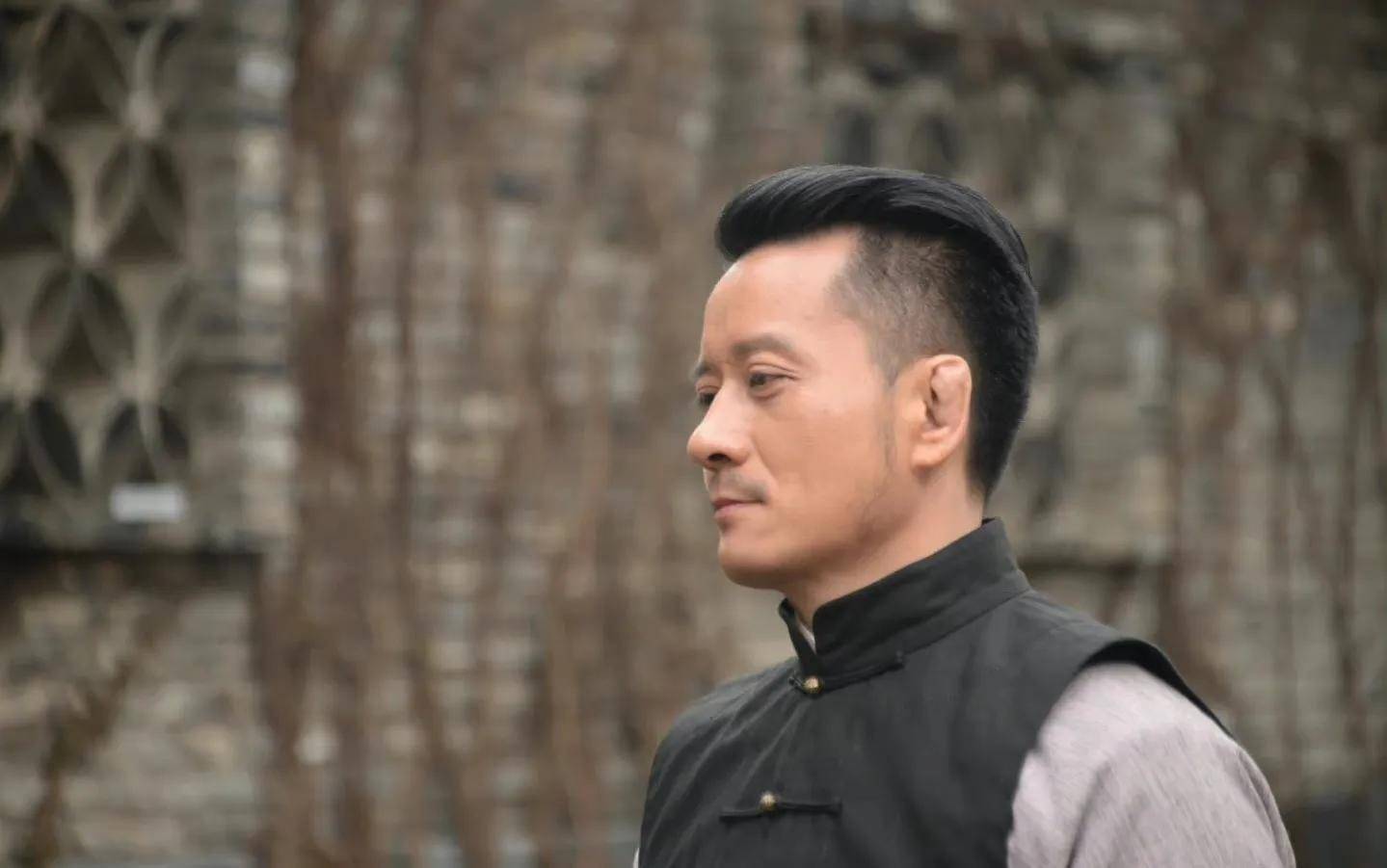 演员姬晨牧:娶初恋张焕引,结婚22年生一子,儿子是他骄傲_方青卓_妈妈