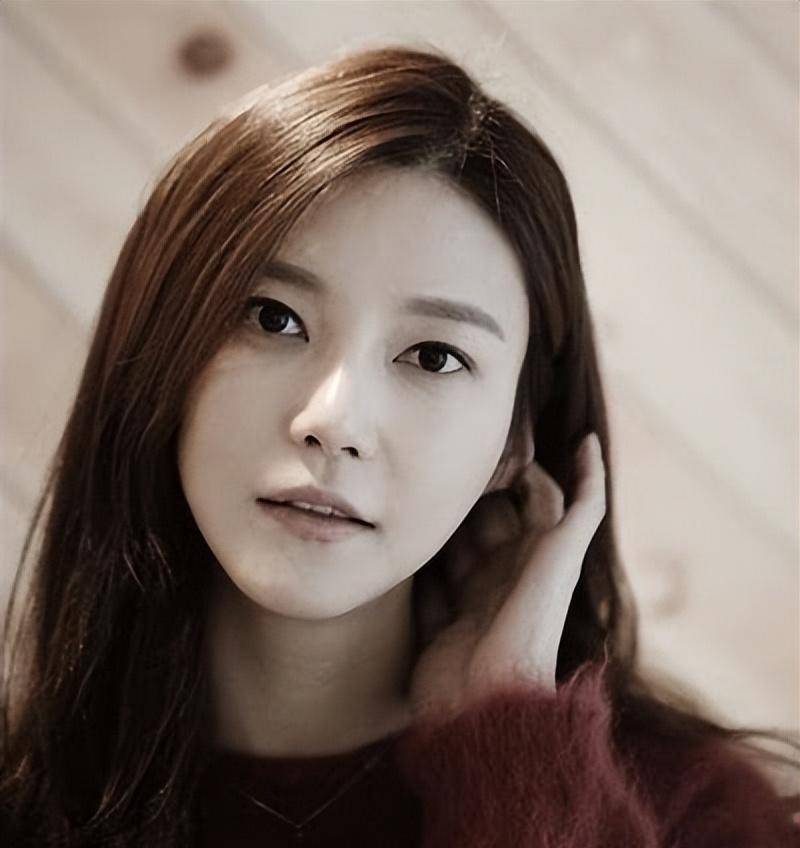 车艺莲:曾跟李东健热恋,却被迫为父亲背上10亿债务_因为_恐怖片_治愈