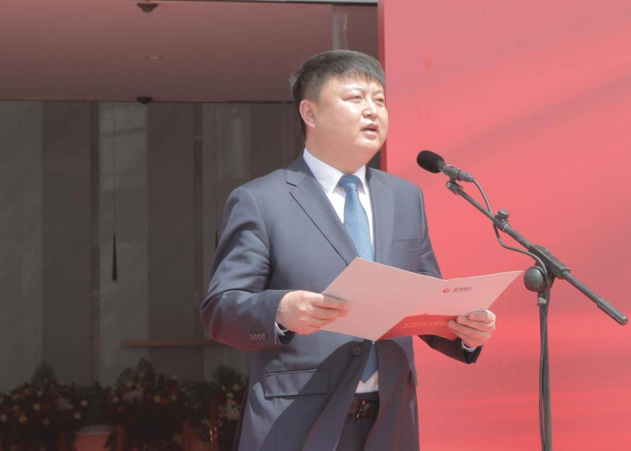 泰安市委常委,副市长姜宁在致辞中表示,首先向莱商银行泰安分行迁址