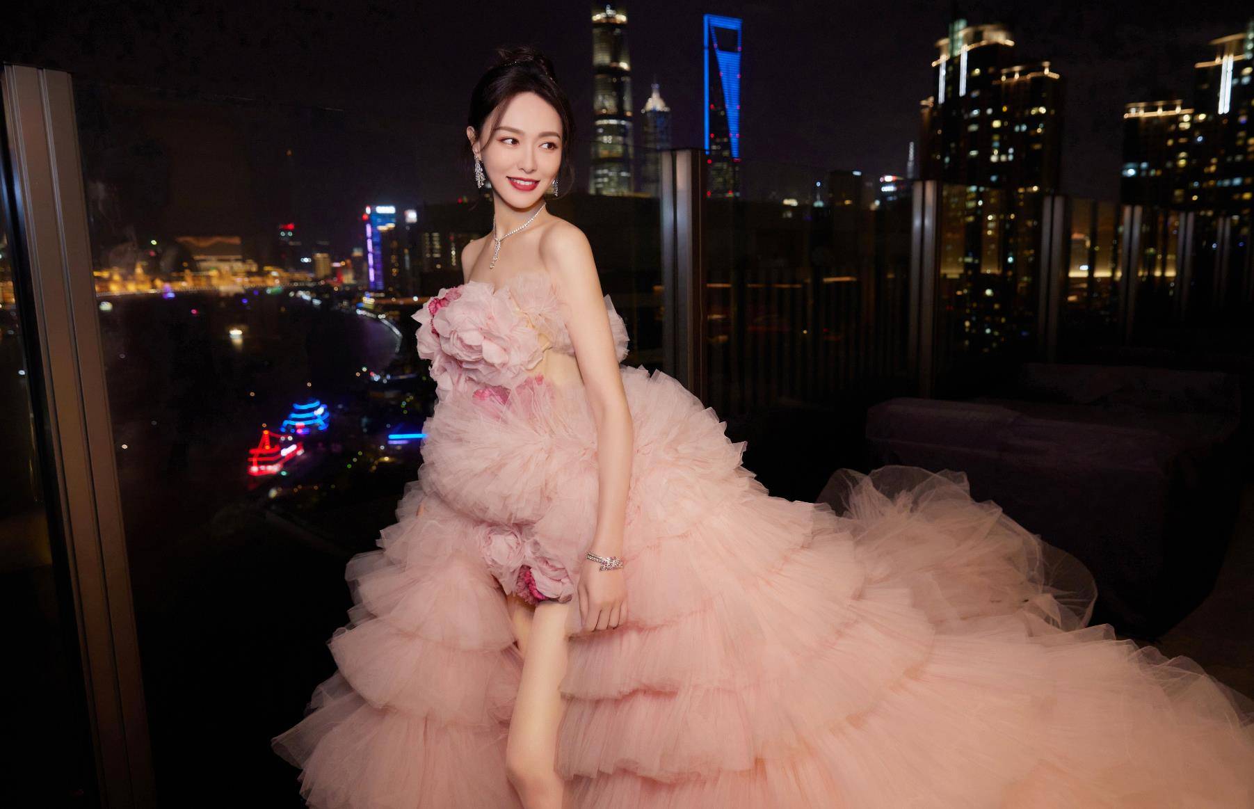 唐嫣今早回应红毯风波!