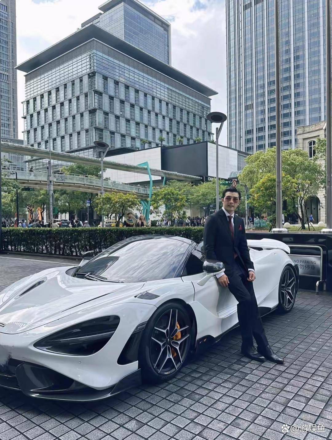 贺军翔近照曝光身材高大显帅气近看胖了一圈男神变大叔