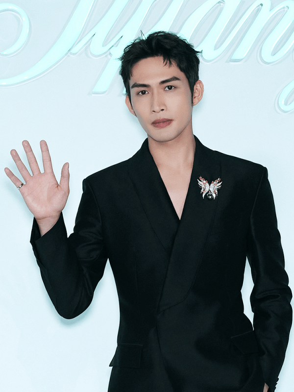 蒂芙尼呈献 diamonds & wonders 璀钻绮境高级珠宝展,易烊千玺等明星