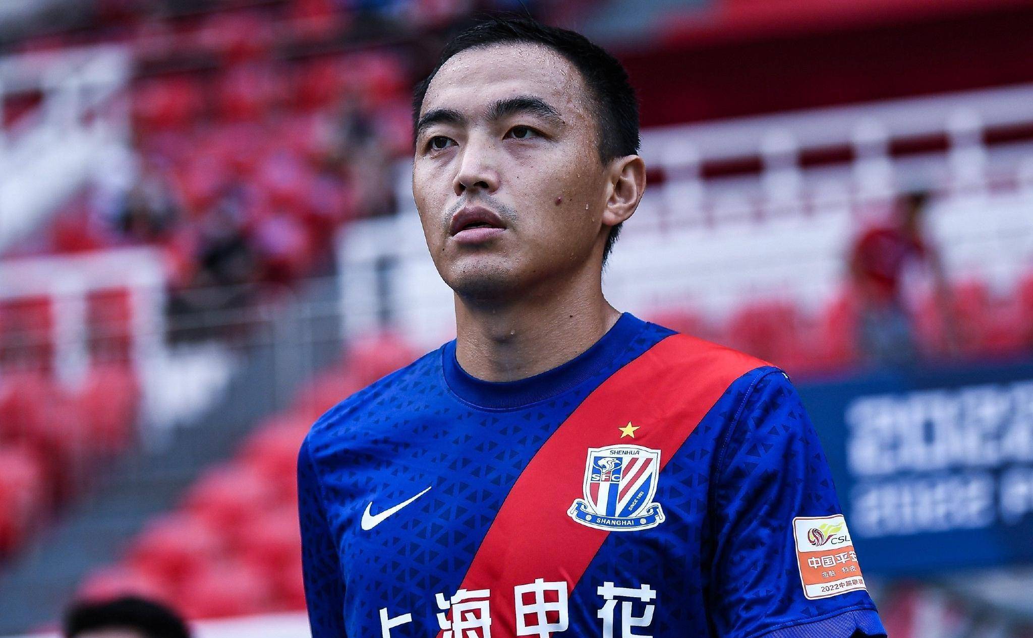 同一批球员,陈涛当上了主教练,冯潇霆也踢过甲级联赛_国足_足球_外援