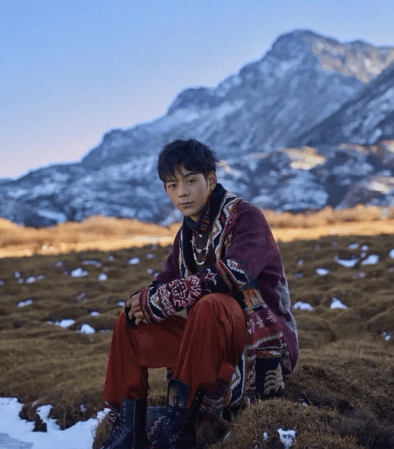 丁真成"西域王子"代名词?