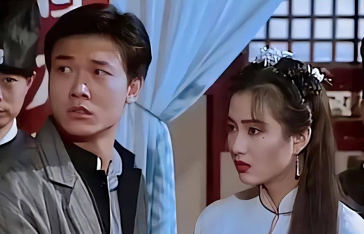 郑秀文在其中饰演温柔的精灵飘雪和粗鲁的"收藏家"飘红,也算是很能