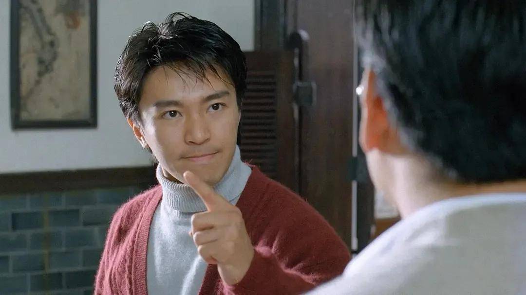 《新精武门》是1991年的电影,三十多年过去了,周星驰和当年的影迷都老