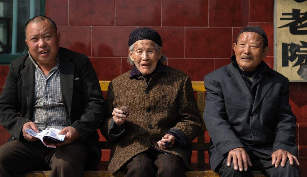 “五十望人三不争，六十望棺三不有”什么意思？