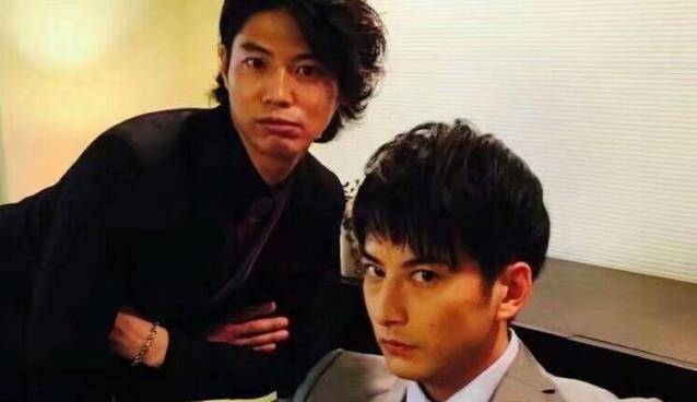 红凯和伽古拉本就是并肩作战的战友,但两人产生了一