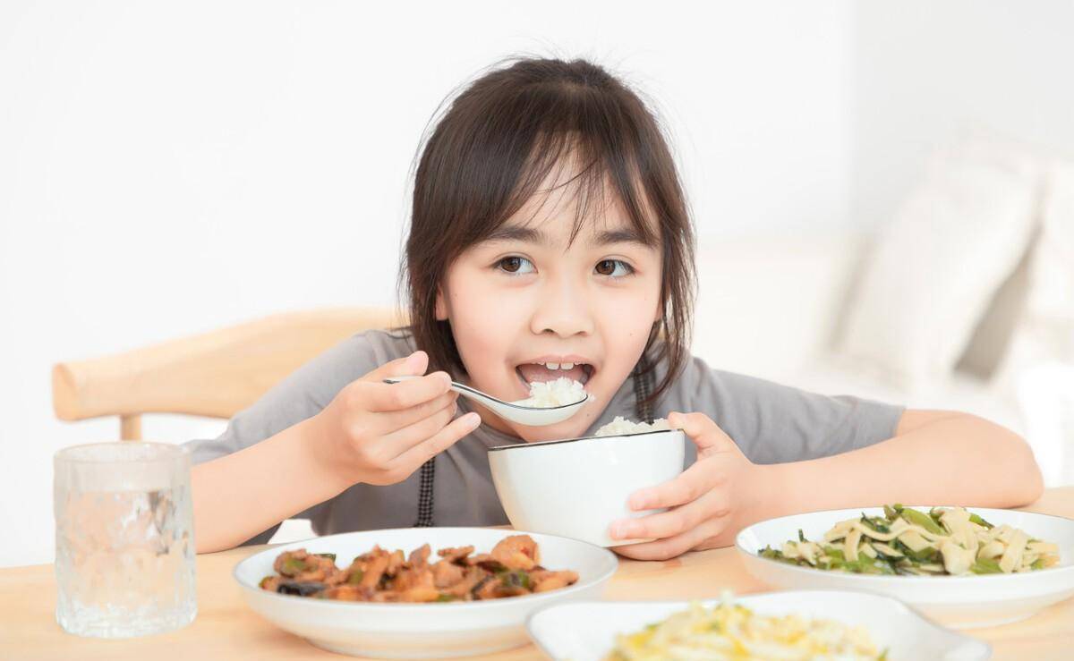 青少年脊柱侧弯与饮食有关系吗?_原因_特发性_孩子