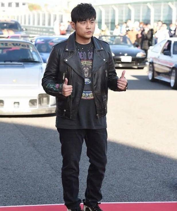 周杰伦也发福了,就像我们再也回不去的青春_身材_爱好_时候