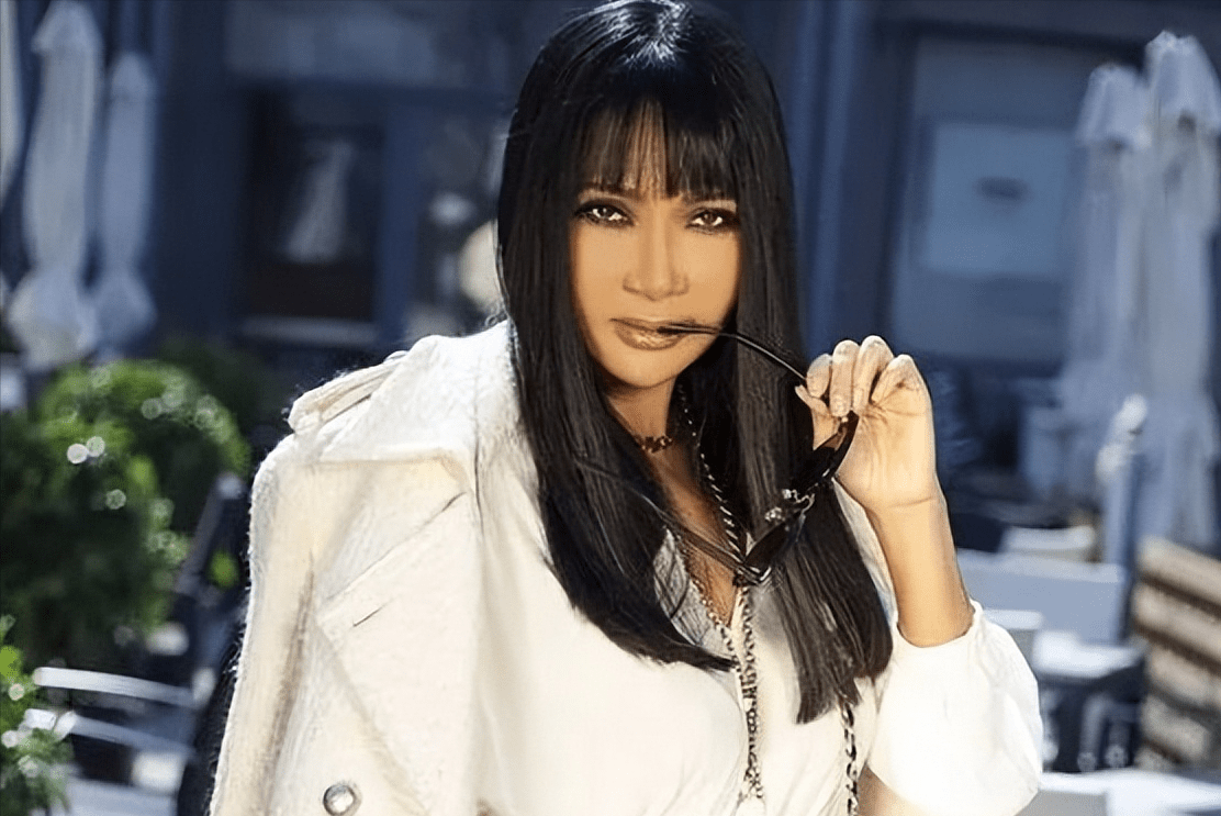 张咪抗癌四年不服输,花光十几年血汗钱,一度被判死刑仍乐观面对_张蜜