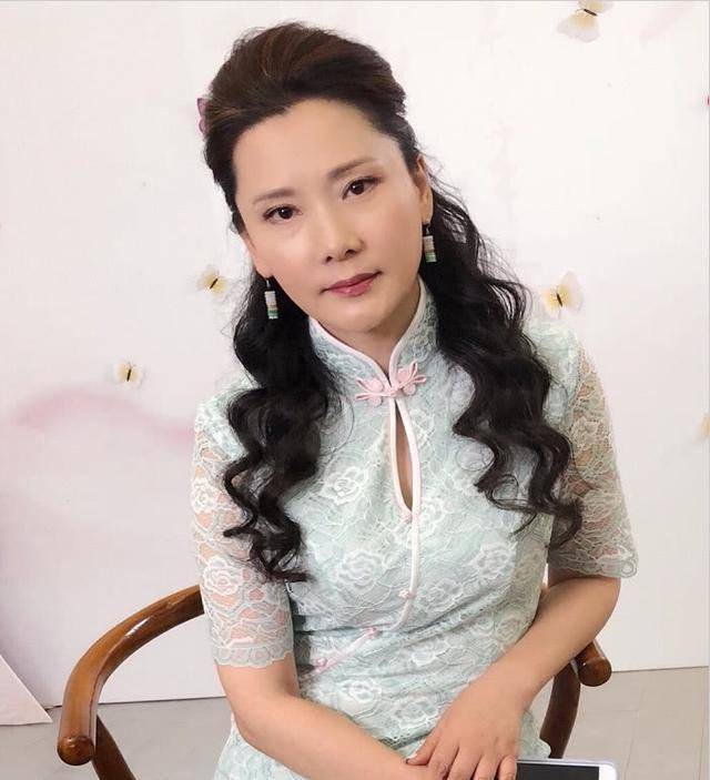 何赛飞_生活_母亲