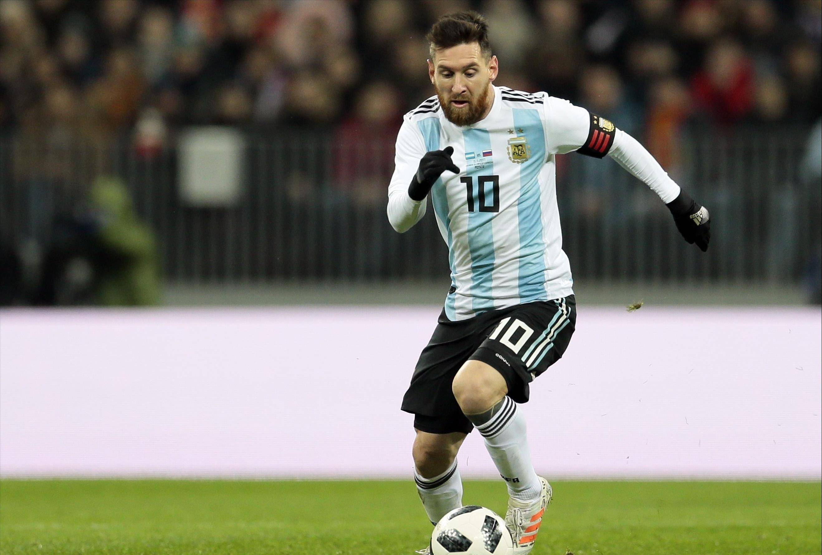 前锋:贝利(巴西)贝利帮助巴西在1958年,1962年和1970年三夺世界杯冠军