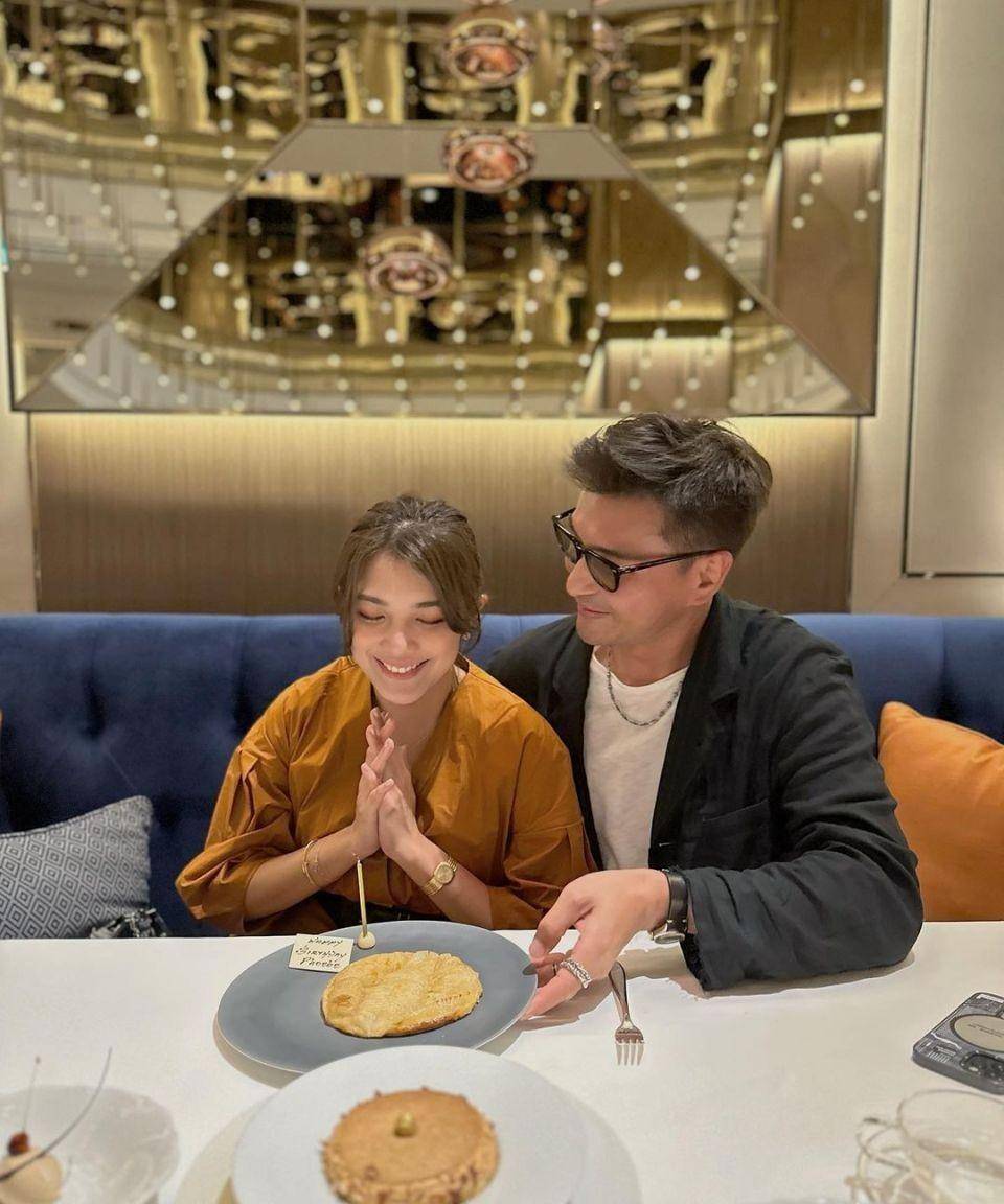 陈展鹏亲吻单文柔脸颊过生日,然后带着女儿回家给老婆庆生_妻子_一