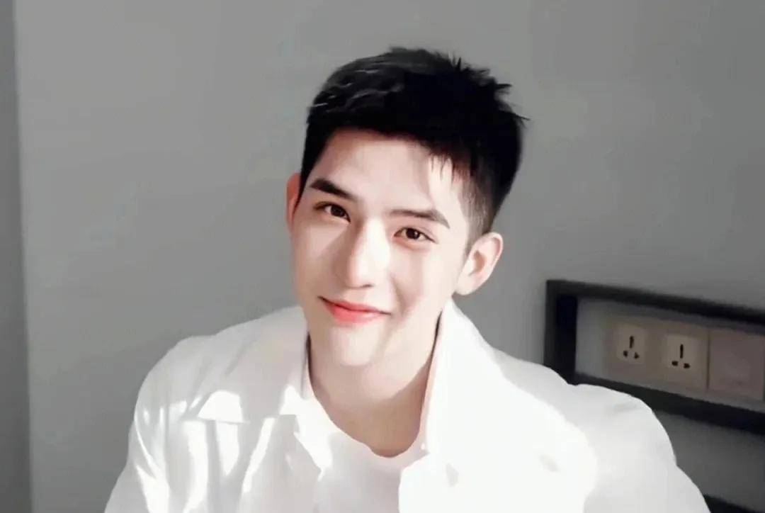 综艺《花儿与少年5》跨国游拟邀嘉宾:唐嫣,于文文,宋丹丹,张小斐