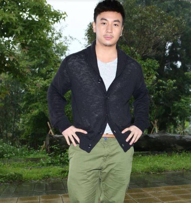 释小龙的"狼父"陈同山:直言不该逼他习武,身家上亿却悔不当初_父亲