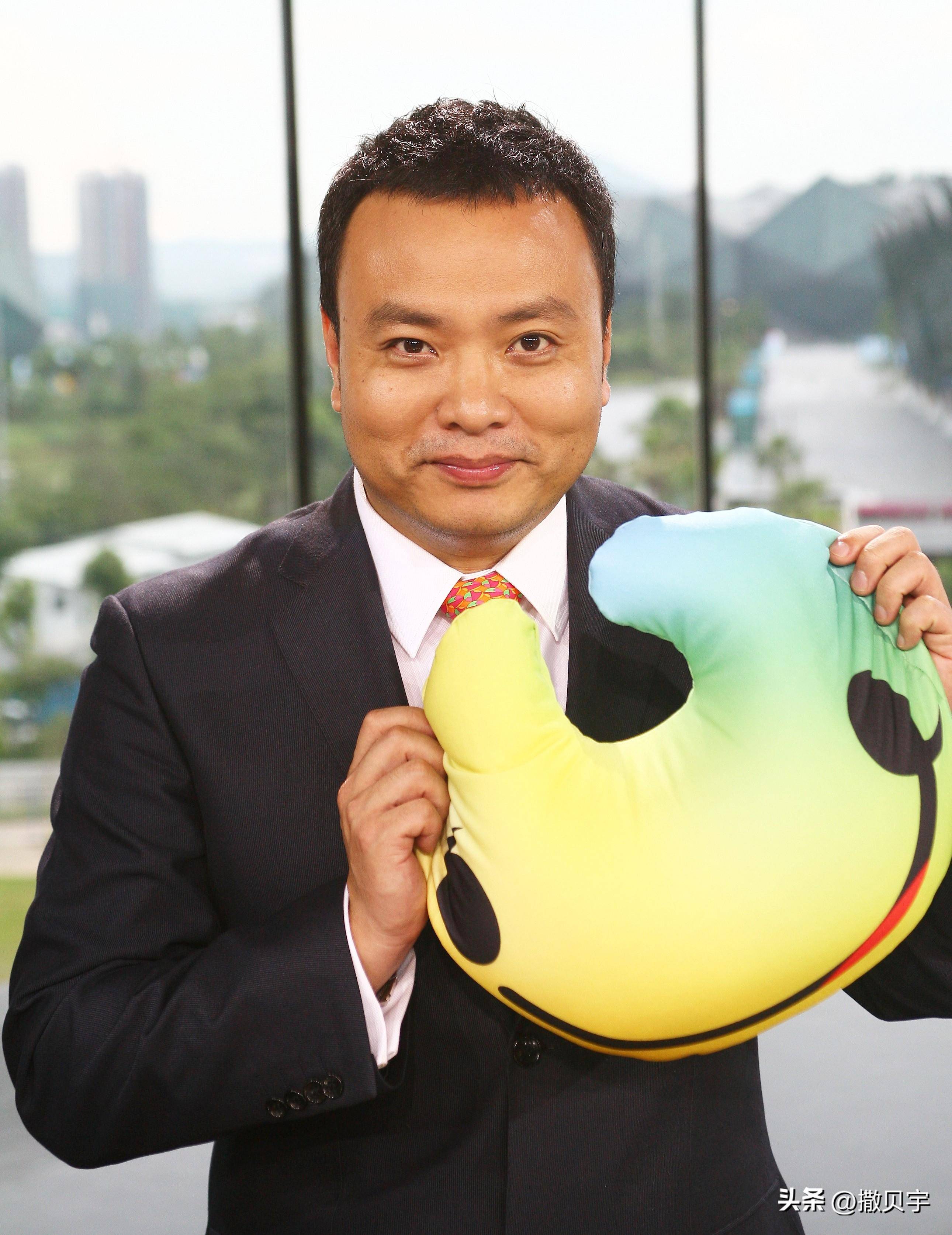 后来成为央视少儿频道《智慧树》的主持人,和搭档陈苏(艺名红果果)