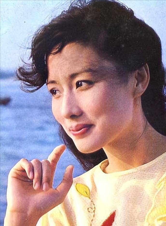 就这样,赵娜顺利的成为了一名话剧演员.