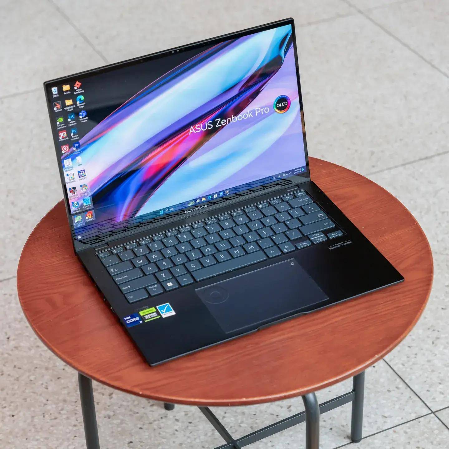 顶级 OLED 屏幕 + 虚拟旋钮的高能轻薄创作本:华硕灵耀 Pro 14 测评