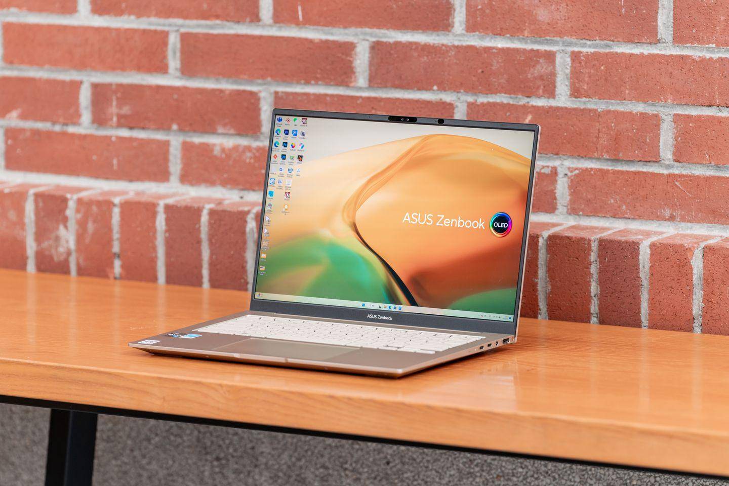 顶级 OLED 屏幕 + 虚拟旋钮的高能轻薄创作本:华硕灵耀 Pro 14 测评