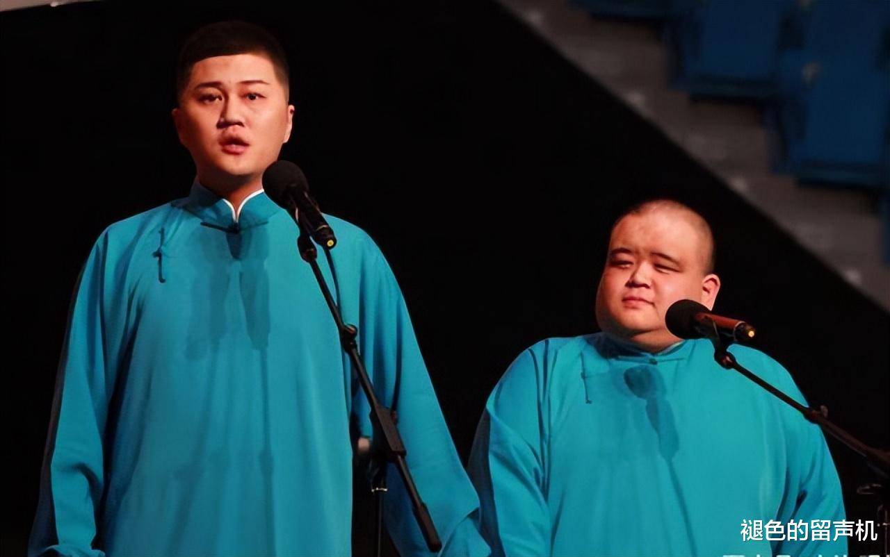 是德云社有个演员叫张鹤擎跟搭档刘喆砸挂的时候带上了闫云达