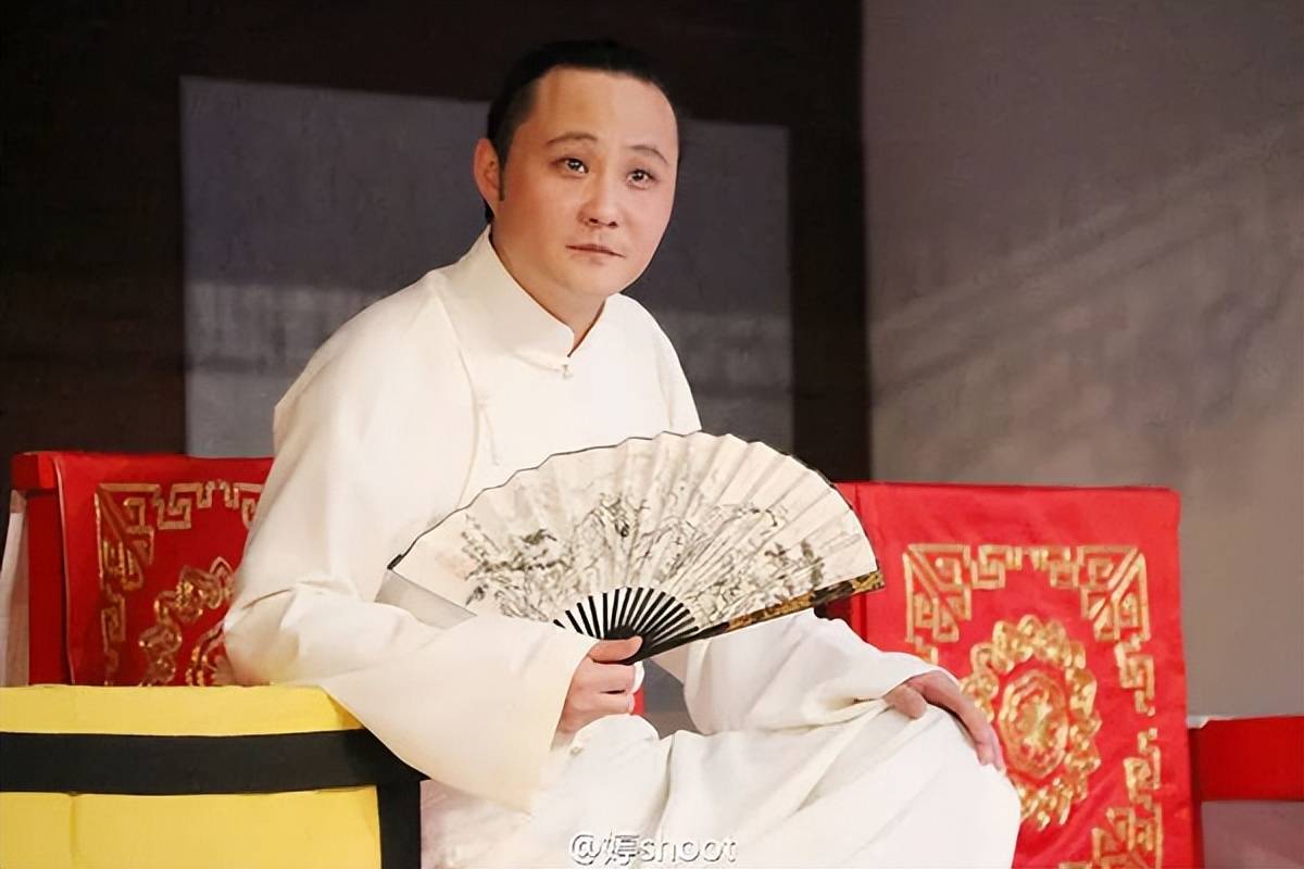 德云社前大师兄闫云达怒了,被内涵是叛徒,炮轰郭德纲管徒不严_张鹤擎