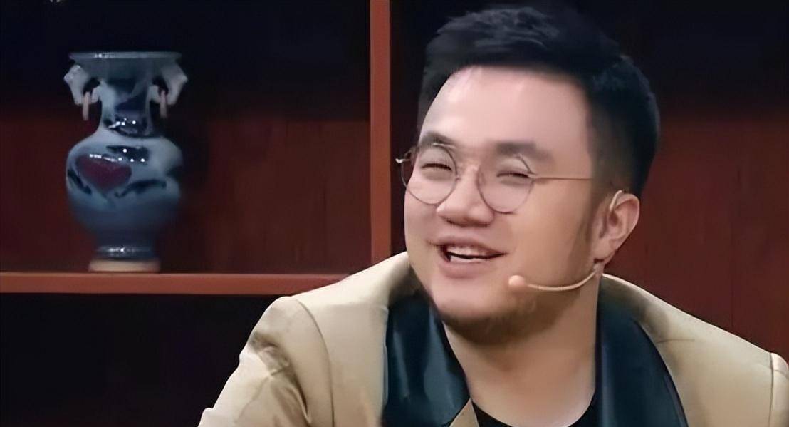 不受英达宠爱的巴图,和妈妈相依为命,如今和姐姐成为家里的骄傲