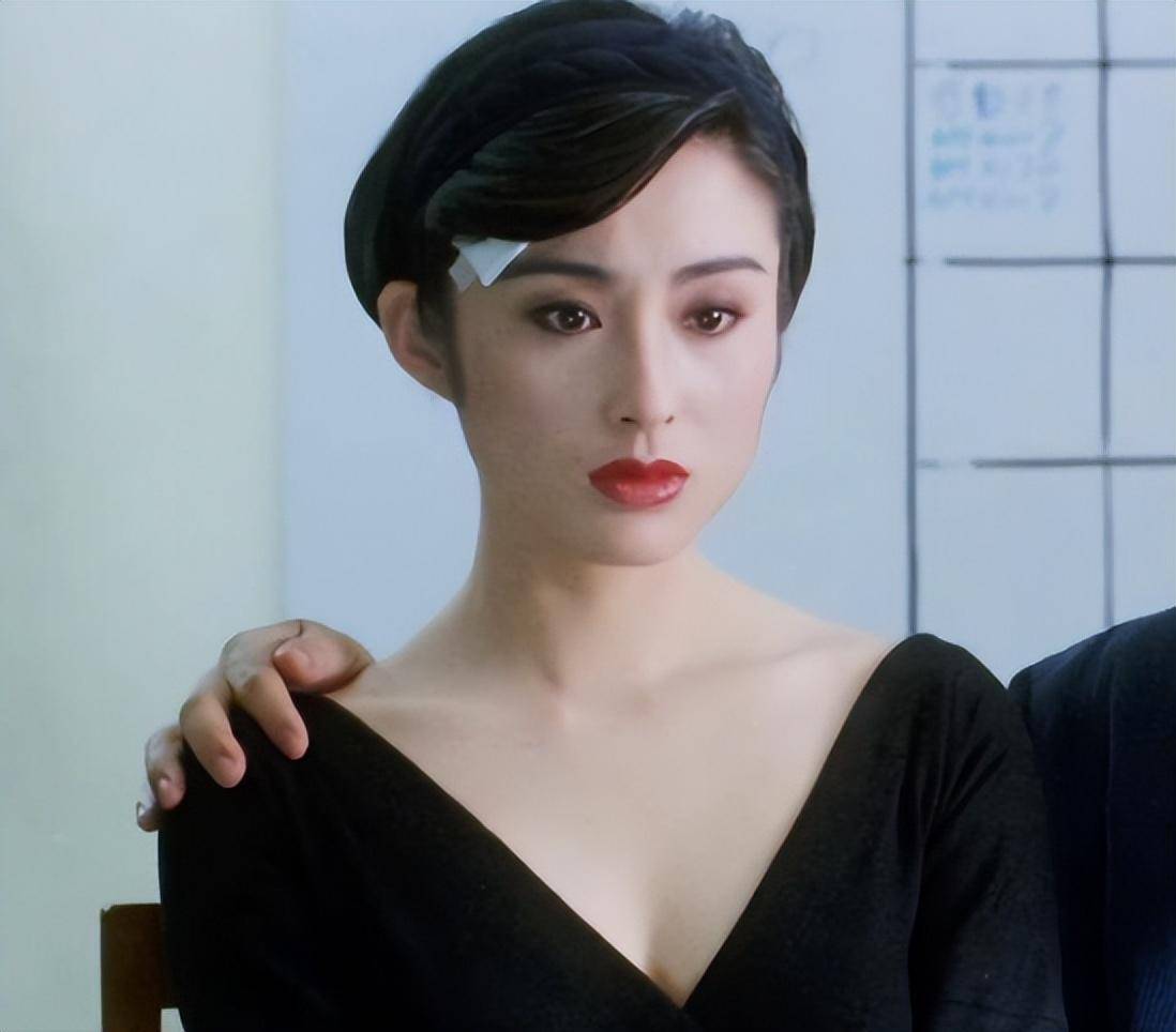 张敏:被大佬向华胜独宠七年,为何投入汪雨的怀抱_香港_向太_向华强