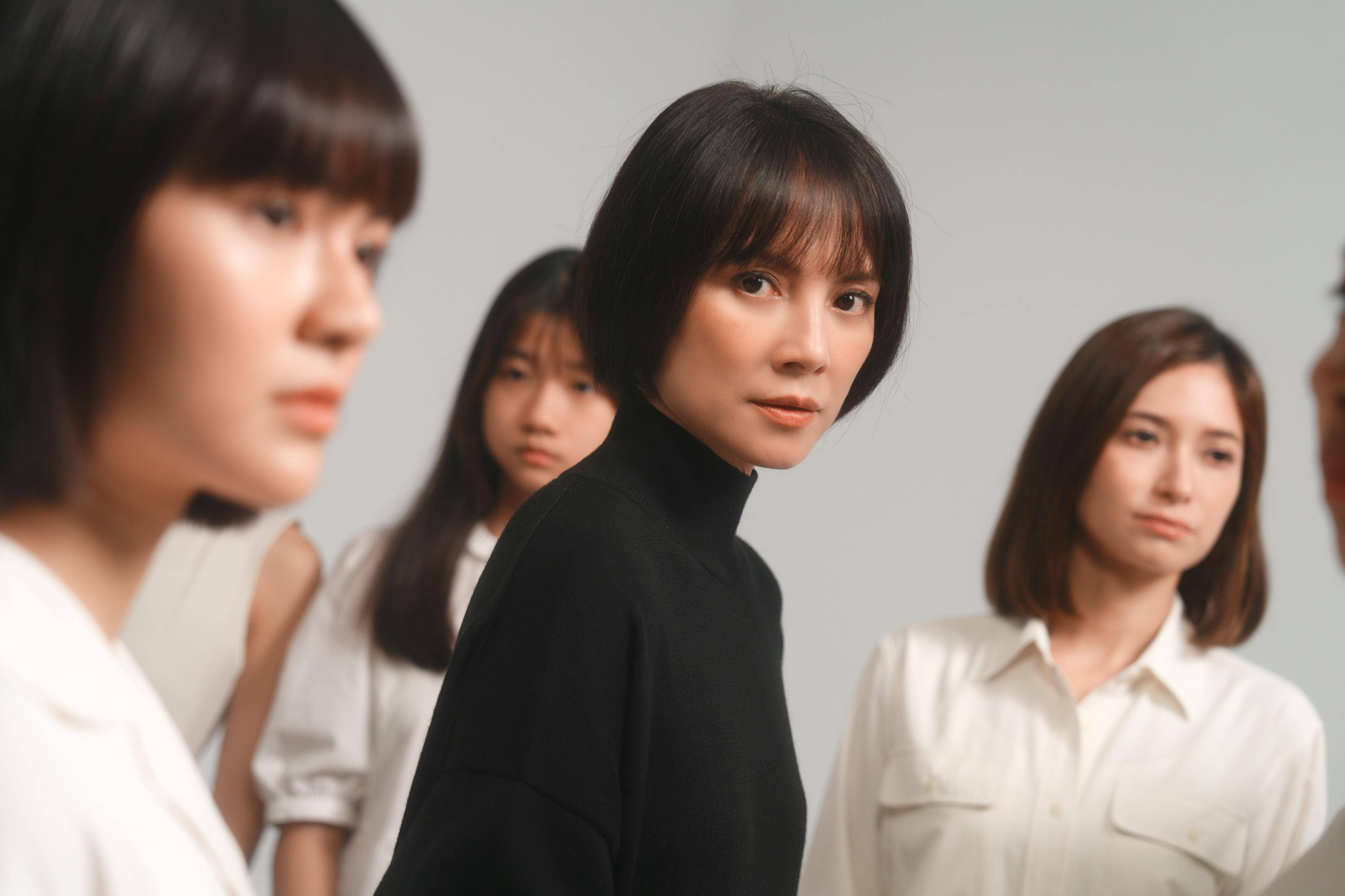 李心洁新歌暖心献全球女性《亲爱的,我想你了》mv今晚8点上线!