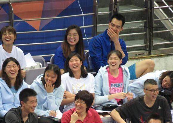 龚翔宇和郎平帅哥助手般配,网友:结婚喝喜酒_中国_李童_祝福