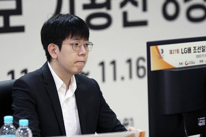 25日赛事 lg爆冷不断 金姜申等均出局 王星昊力斩朴廷桓 柯洁回归