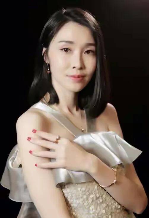 低调女星陈丽娜:与母亲相依为命,戏红人不红_妈妈_部队_因为