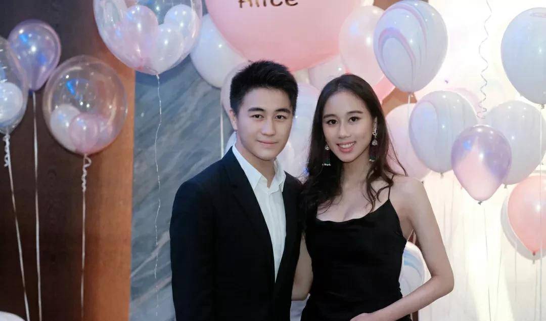 何超欣为什么那么优秀,但是就不能学习她哥哥何猷君低调点呢?
