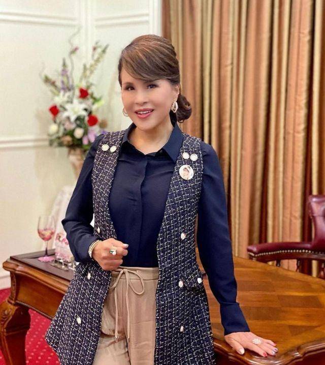 纱裙太像女明星了,一对女儿太厉害了_乌汶叻_公主_拉隆