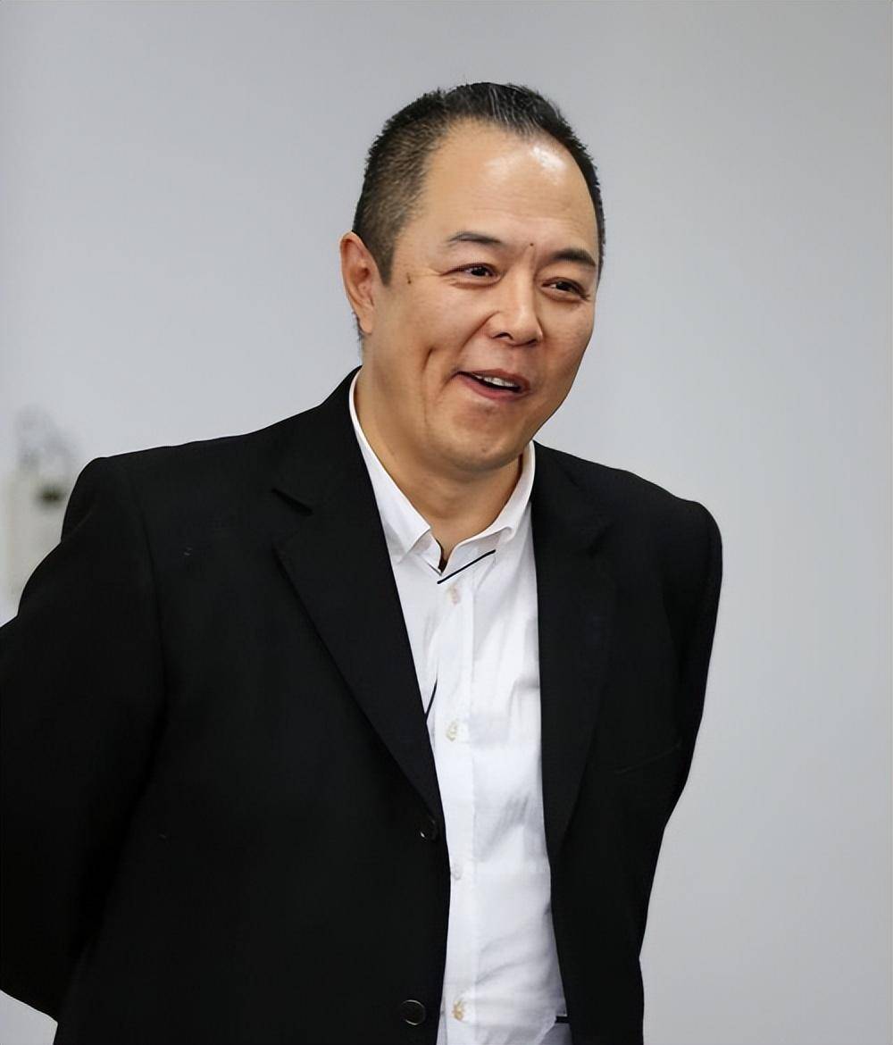 这一次,65岁张铁林,不再被世界宽容_英国_国籍_中国