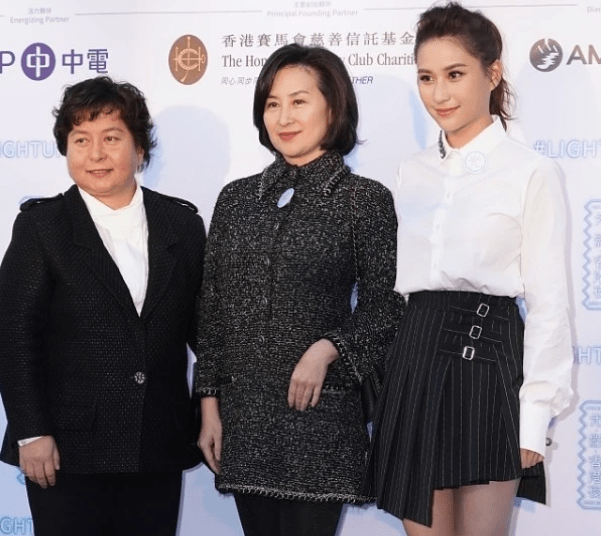 何超莲跟何超琼关系有多好?