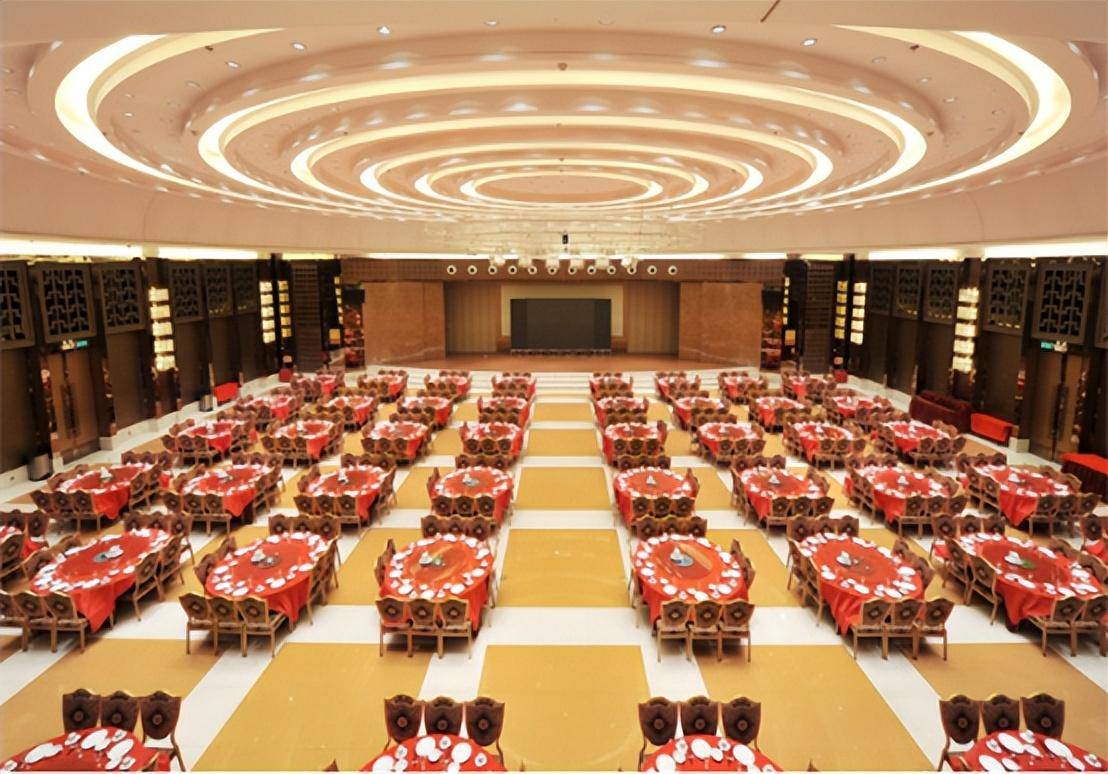 人民大会堂最大的餐桌图片