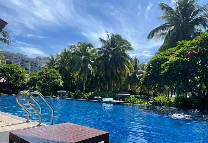 海南三亚鹿回头度假酒店:享受奢华与自然的完美融合