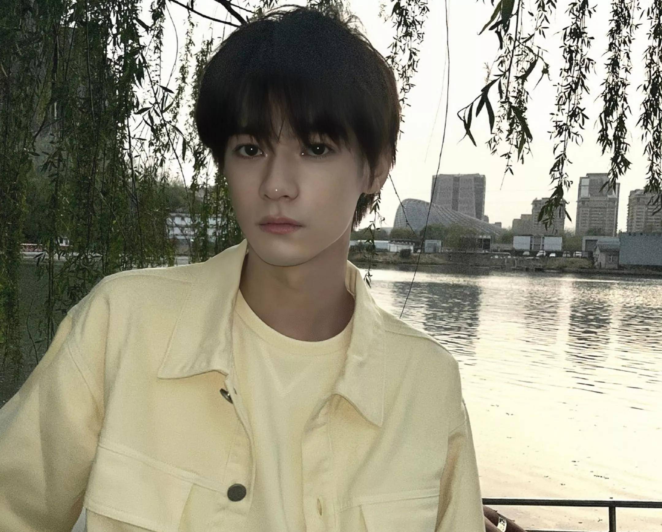 以为姜饶是随便找个群演,查一下,没想到他是张家硕扮演,北电表演系