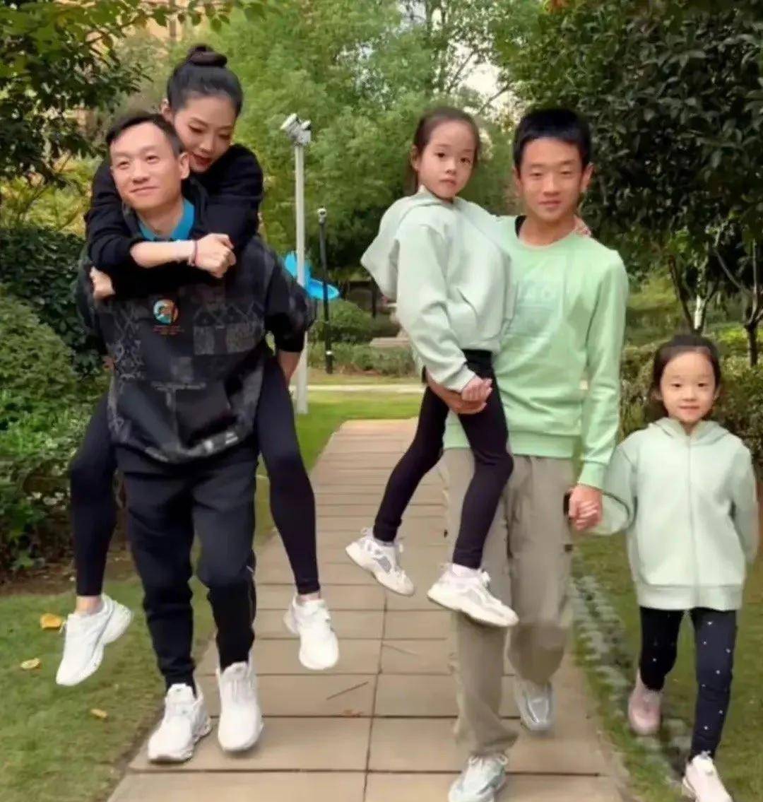 杨威女儿背影全是姜红身高引发网友热议好像一个像爸爸一个像妈妈
