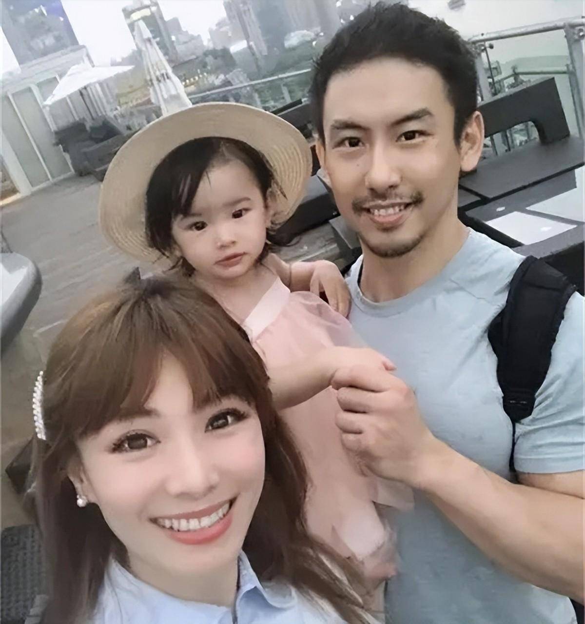 曝主持人万蒂妮分手,带着女儿净身出户,本人秀恩爱辟谣婚姻!