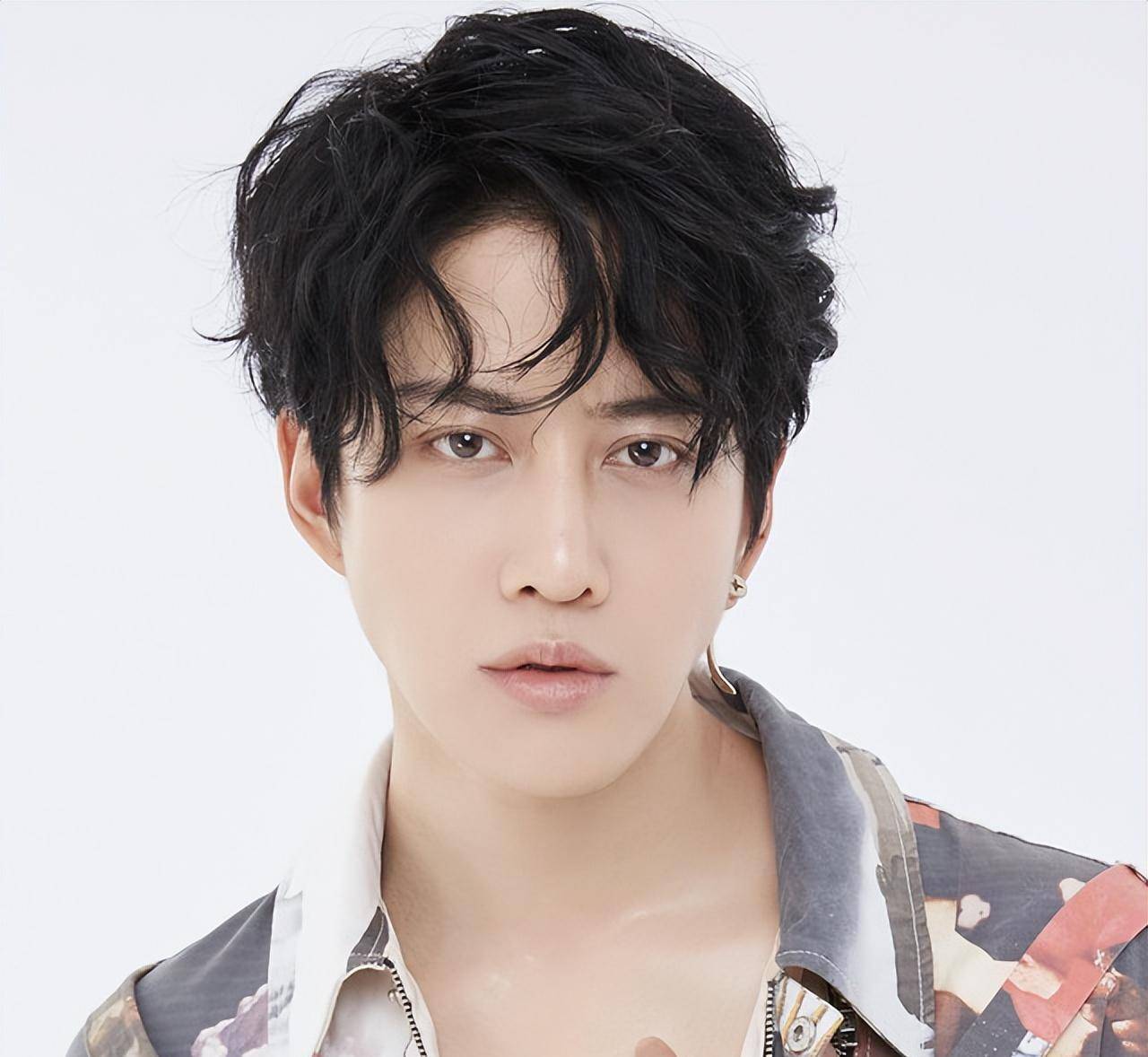 娱乐是个圈,这些明星居然是亲兄妹_boy_golf_mike