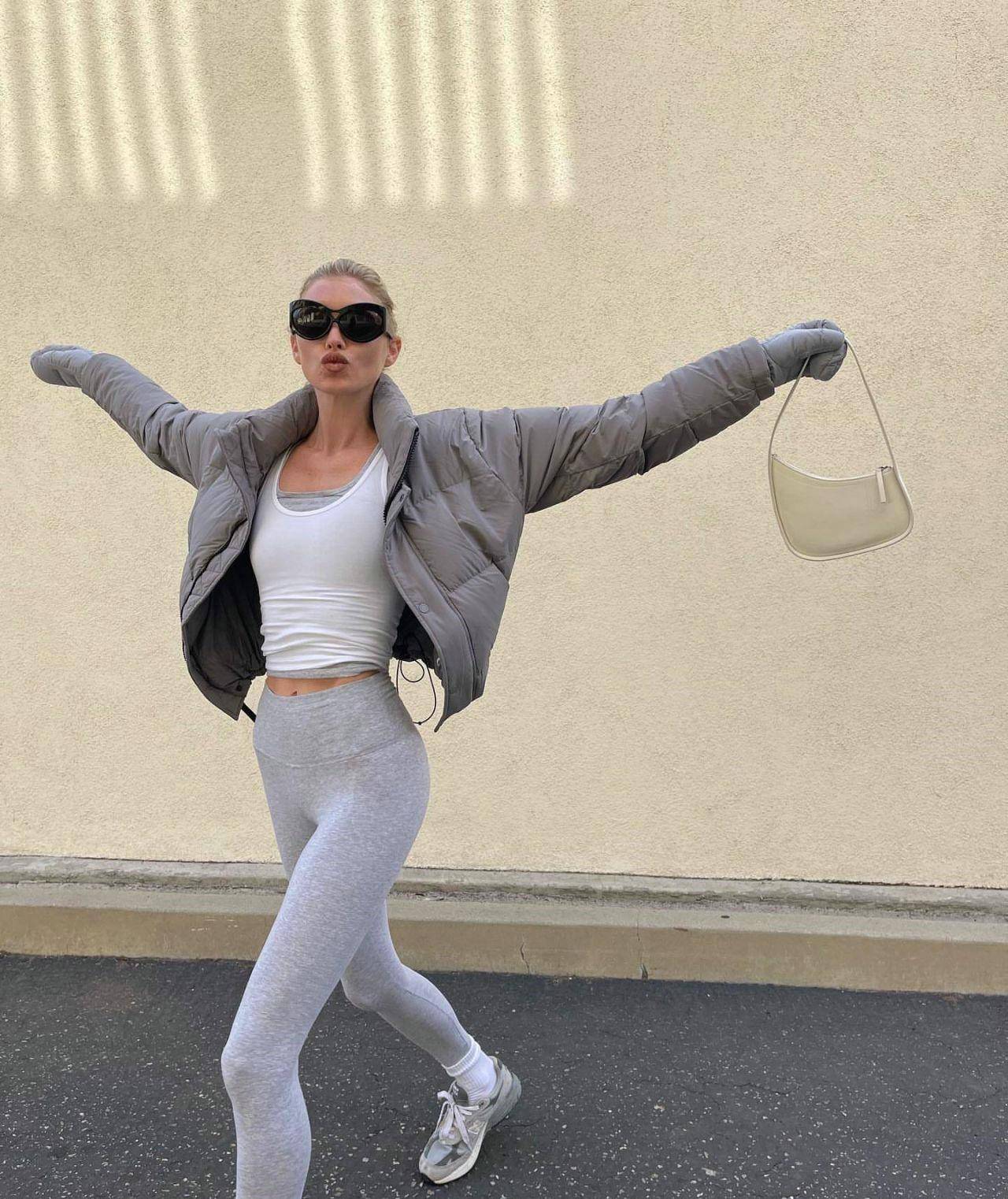 维密超模elsa hosk现身街头,身穿羽绒服和瑜伽裤高挑显瘦炫酷十足