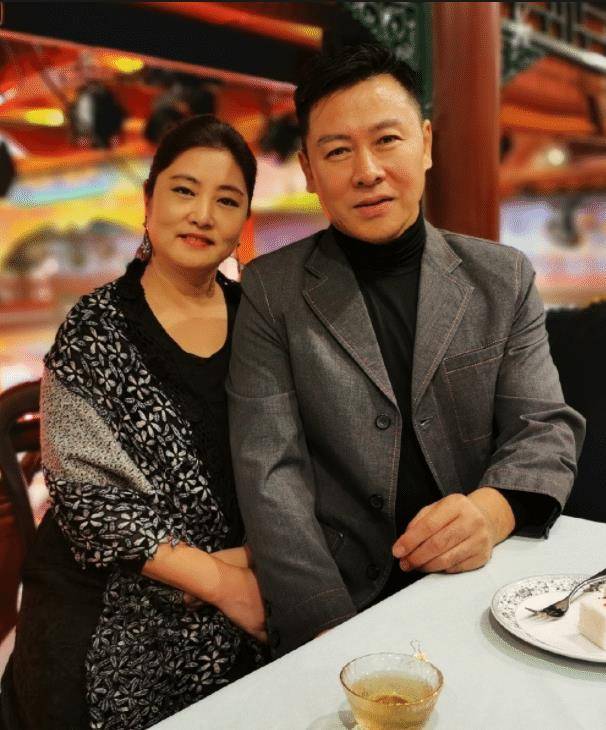 演员胡亚捷:与妻子3次闹分手,结果越闹感情越深,如今幸福美满_汤静