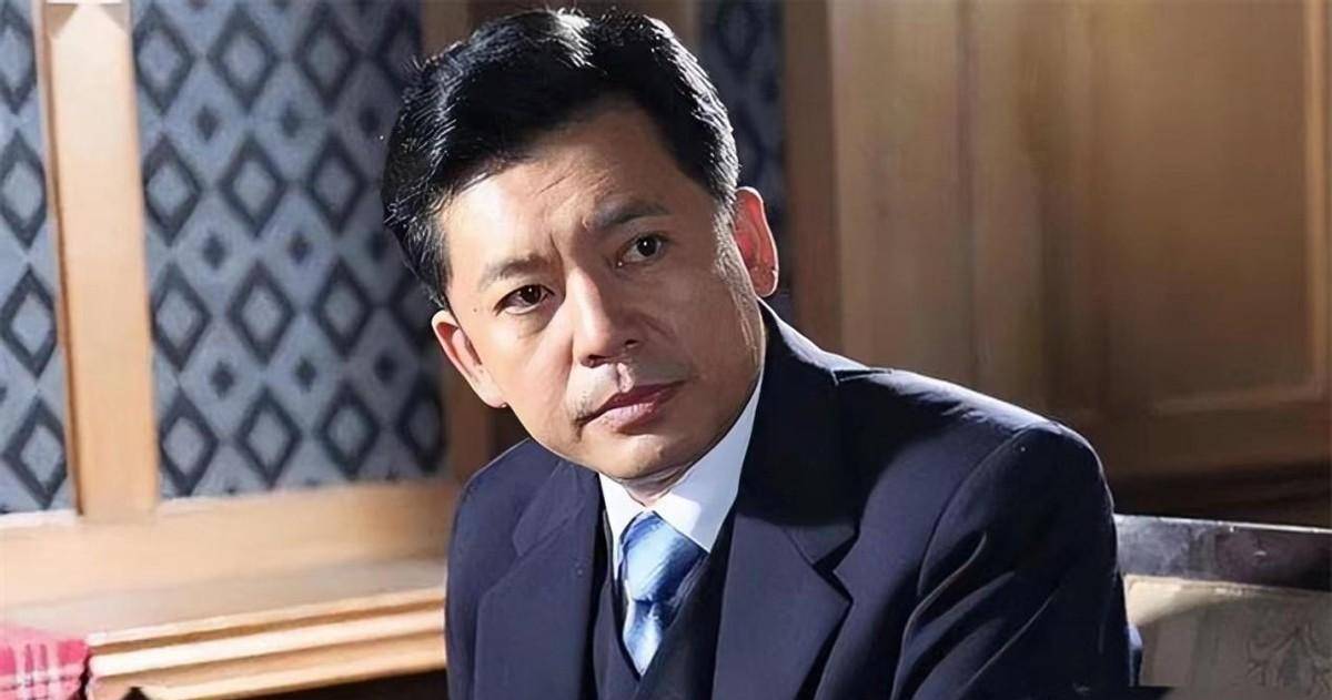 何政军:错过巩俐娶范雨为妻,结婚30年零绯闻,家庭事业两头旺_中戏