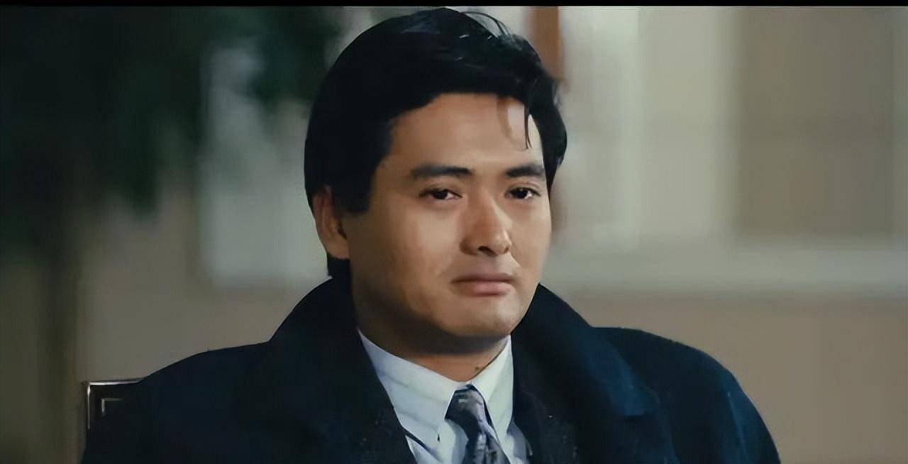 66岁的周润发获荣誉博士学位,有名有钱,为什么要花钱读博士?