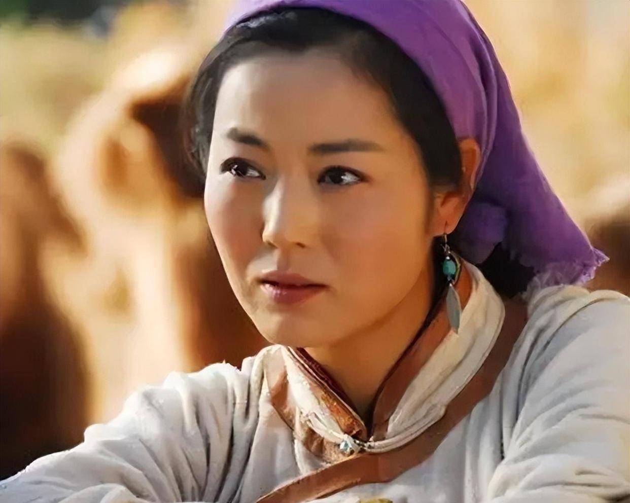 王茜华 演员王茜华：为了给小丈夫完整的家，她45岁冒险给他生儿子_沈航_演艺圈_农村