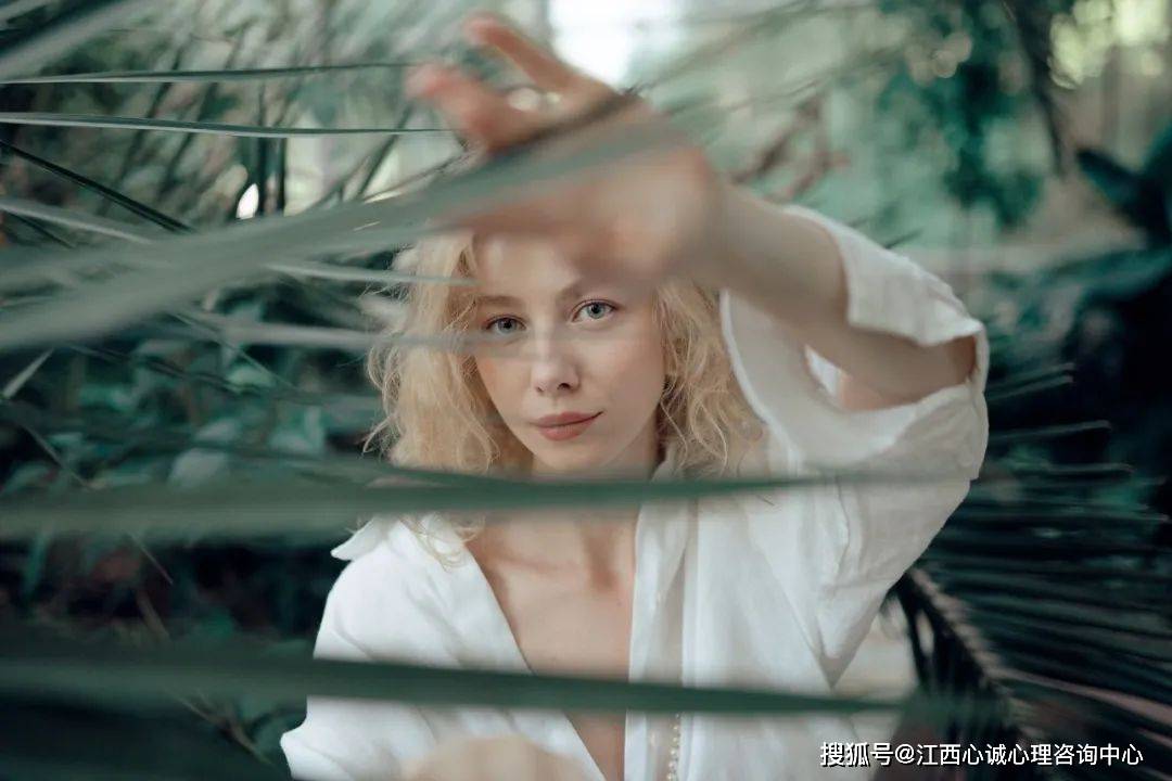 可能是你的"镜像人格"在作祟_认知_实验_评价