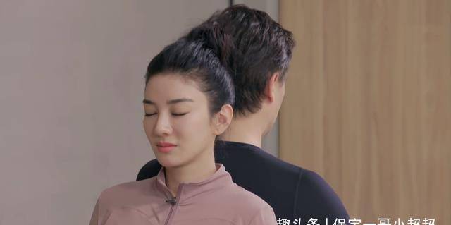 黄奕与相亲对象相处不错,女方机场被拍戴有戒指,反应恋情进展_崔伟